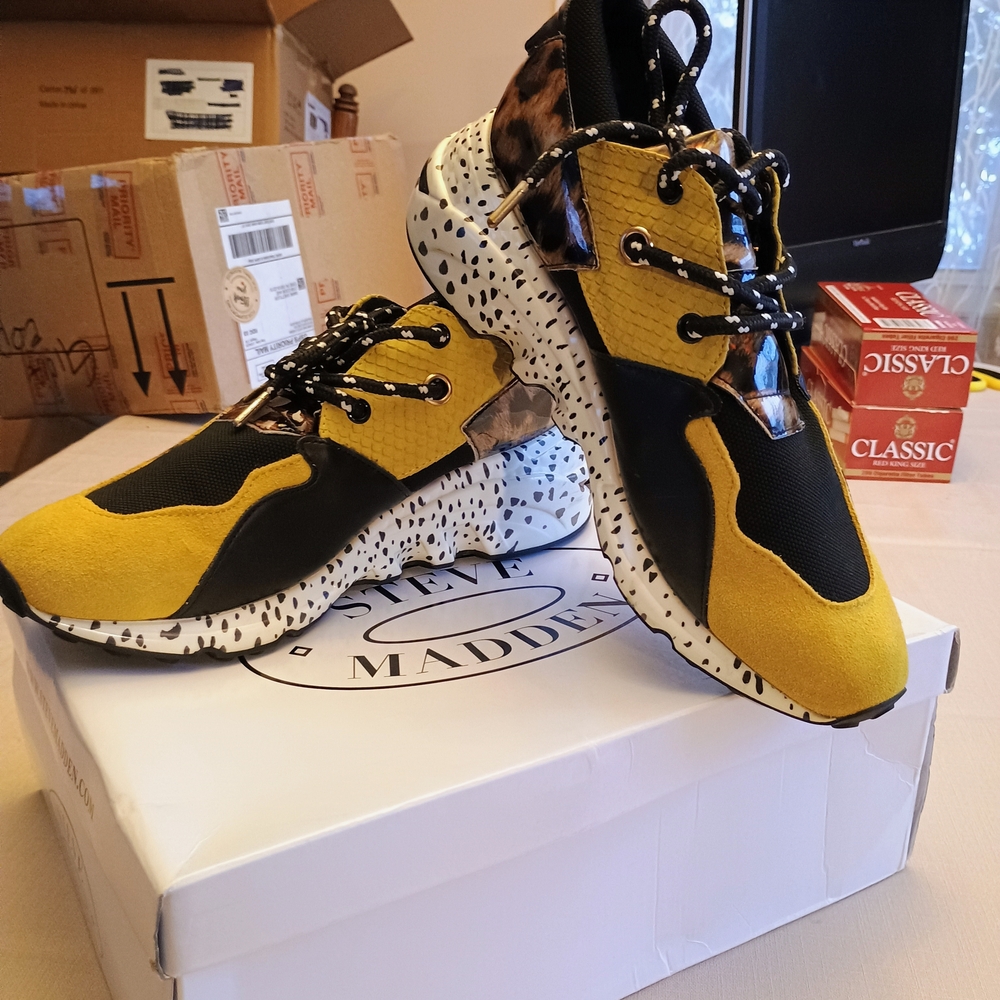 Steve Madden Black and Yellow Leopard Sneakers